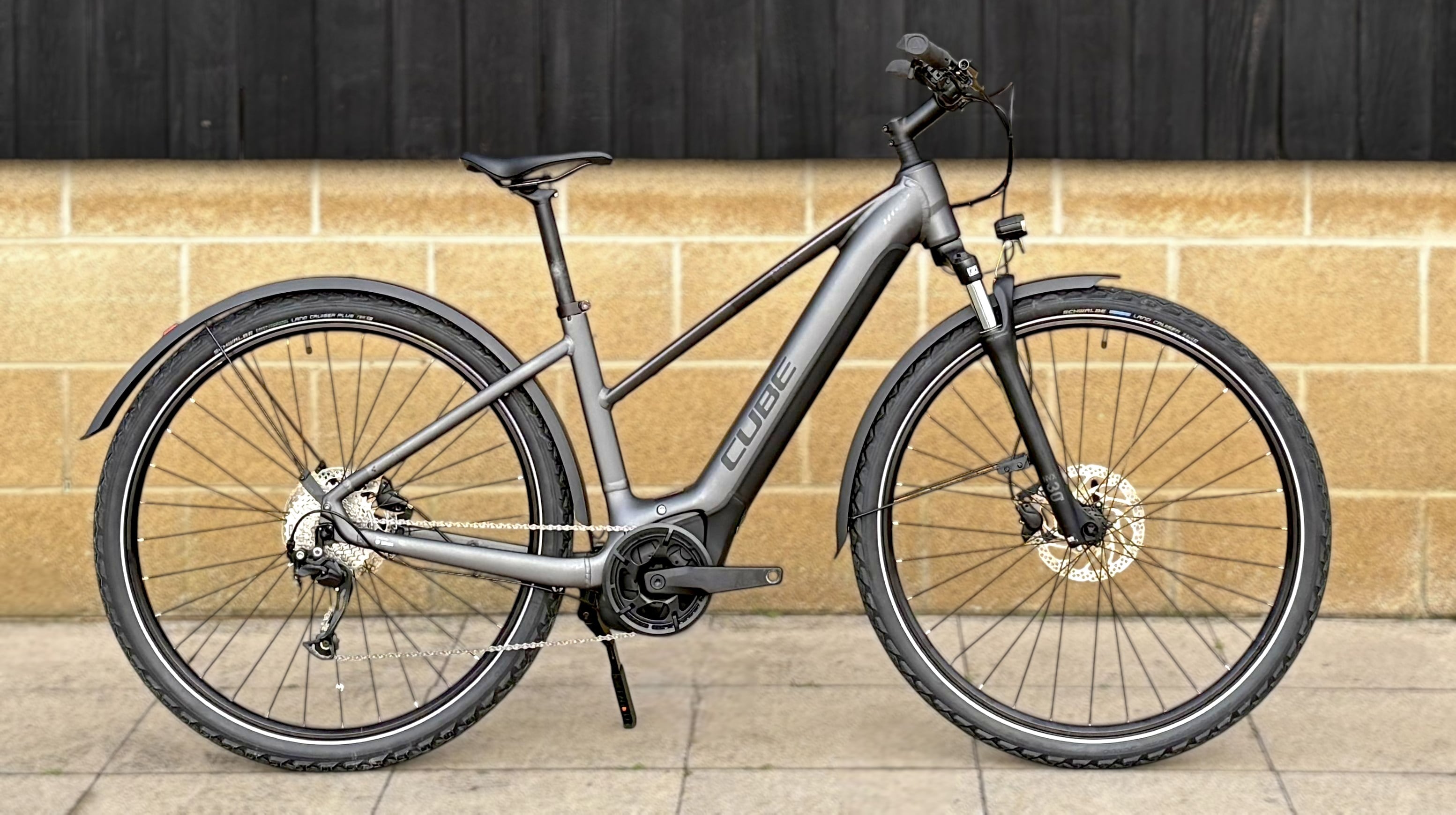 The Electric Bike Shop Cube Ex-Display Nuride Hybrid Performance 625 AllRoad Electric Bike In Graphite & Black X-Small 46cm Frame Trapeze X-Small 46cm Graphite / Black